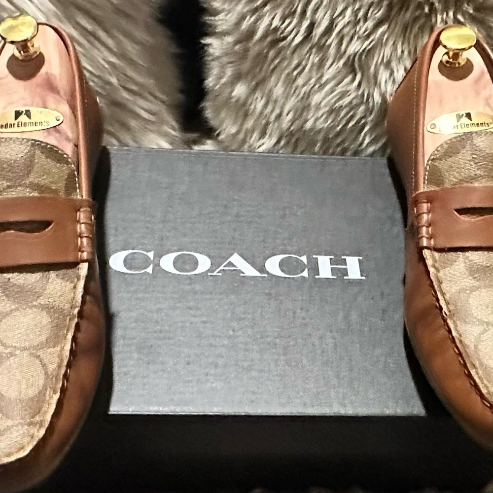 Coach Mott Drivers US 9 D please see photos for imperfections. - Picture 2 of 6